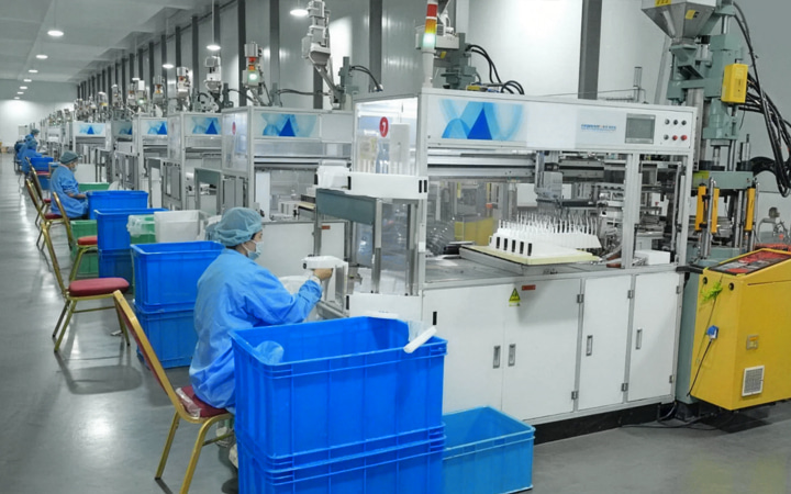 img of ●   Dust-Free Clean Room