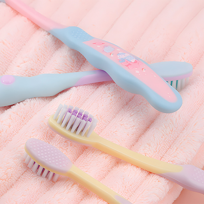 Customized Kids Plastic Toothbrush picture Customized Kids Plastic Toothbrush picture